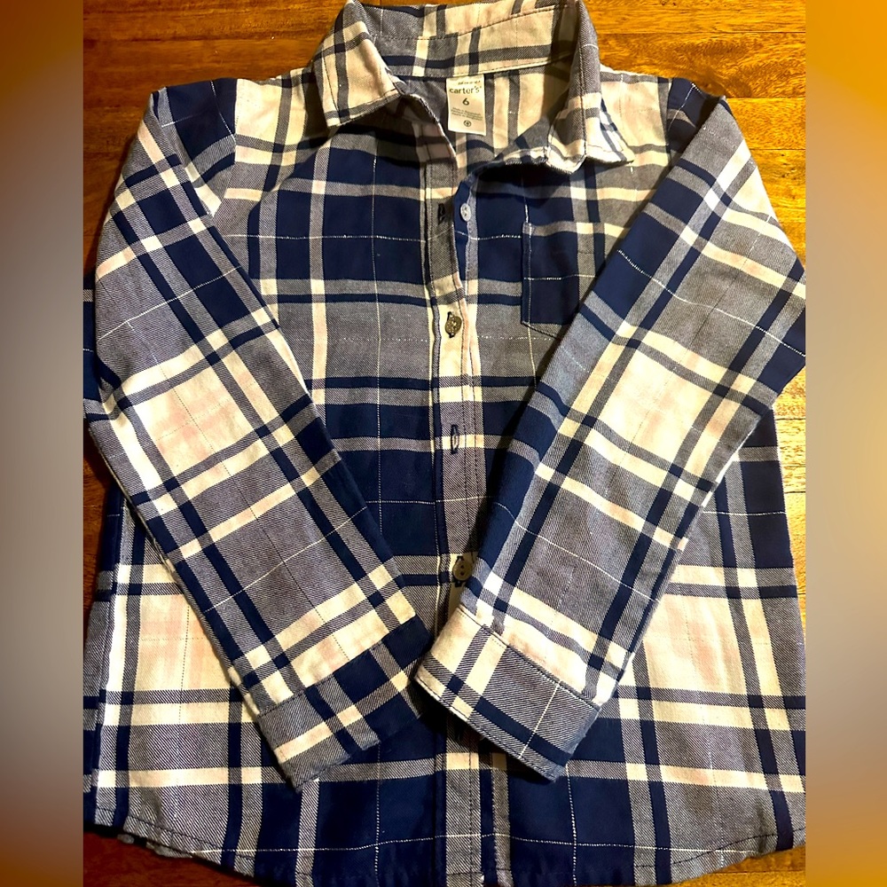 Carters girls flannel shirt super cute 🥰 size 6 excellent condition!